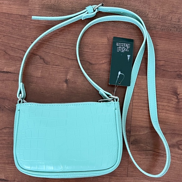 NWT Mint Green Crocodile Small Purse Crossbody - Picture 1 of 5